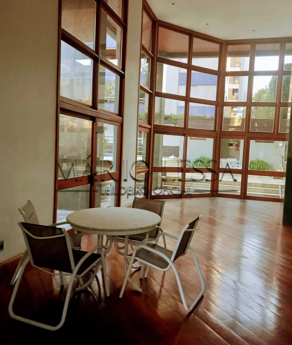 LOTE 001 - Apart. 281m² com três vagas na R. Carlos Trein Filho