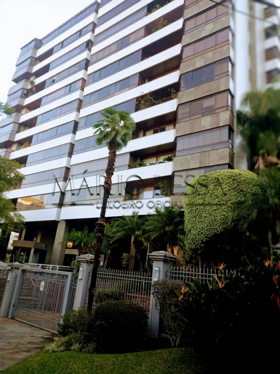 LOTE 001 - Apart. 281m² com três vagas na R. Carlos Trein Filho