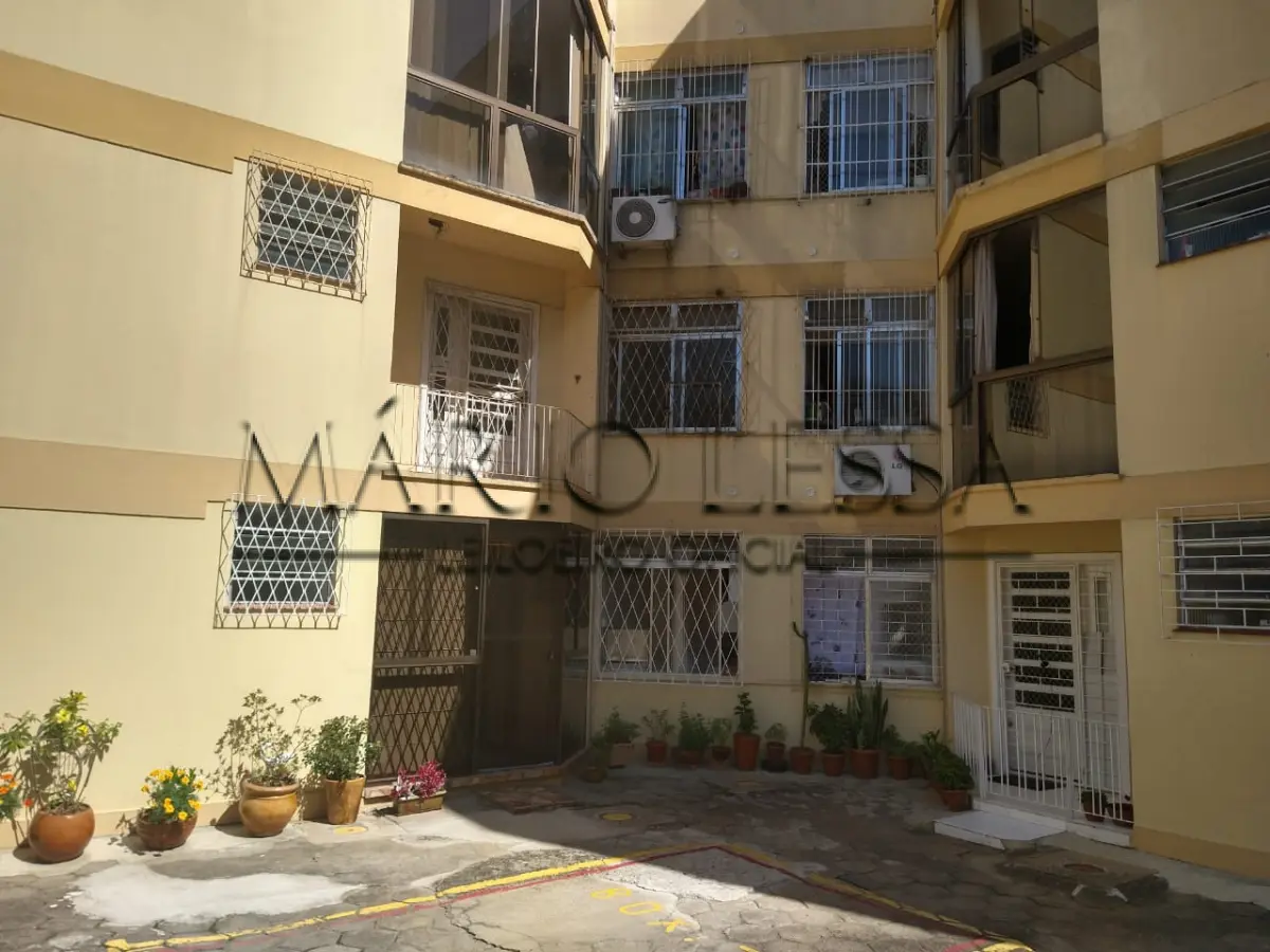 LOTE 002 - Desocupado. Ap. 1 Dorm - Rua Banco da Província