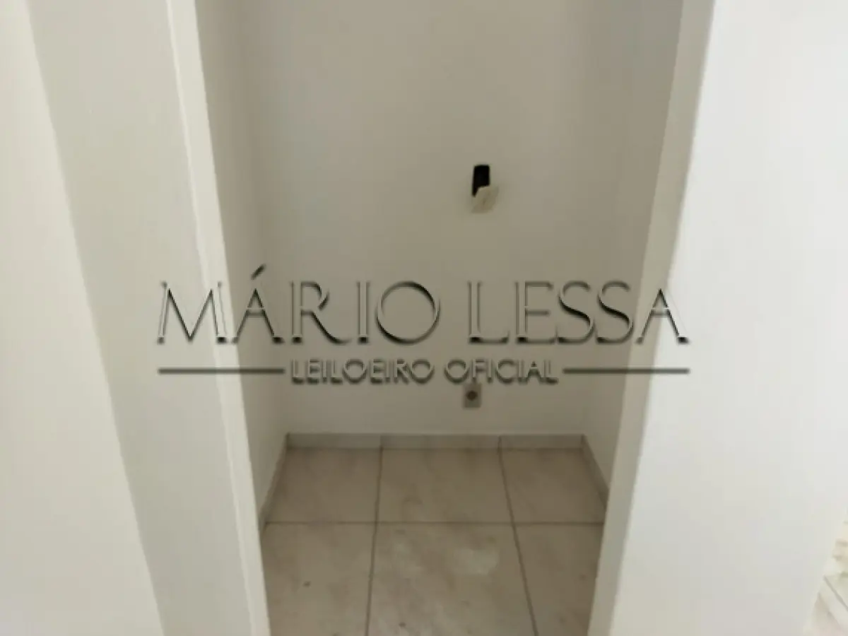 LOTE 005 - Sala desocupada 19 andar da Galeria Malcon