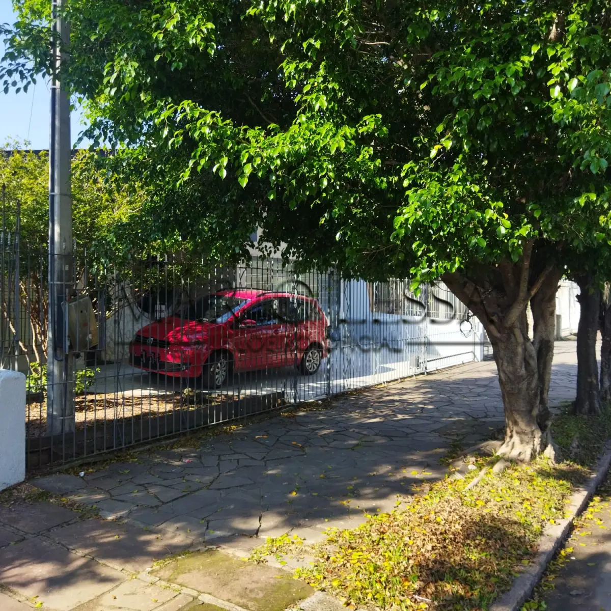 LOTE 004 - Casa na Av. dos Gaúchos