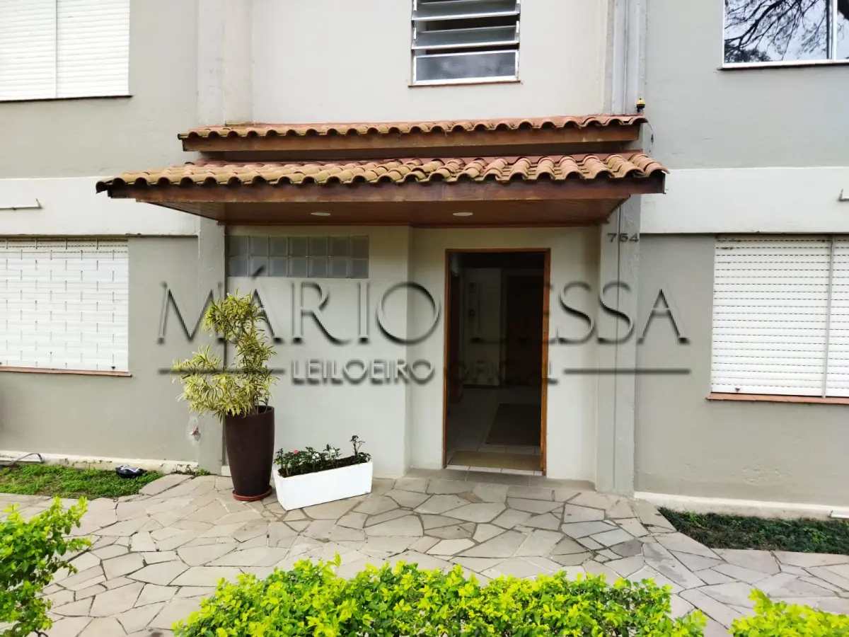 LOTE 004 - Apart. desocupado na Otto Niemayer 754