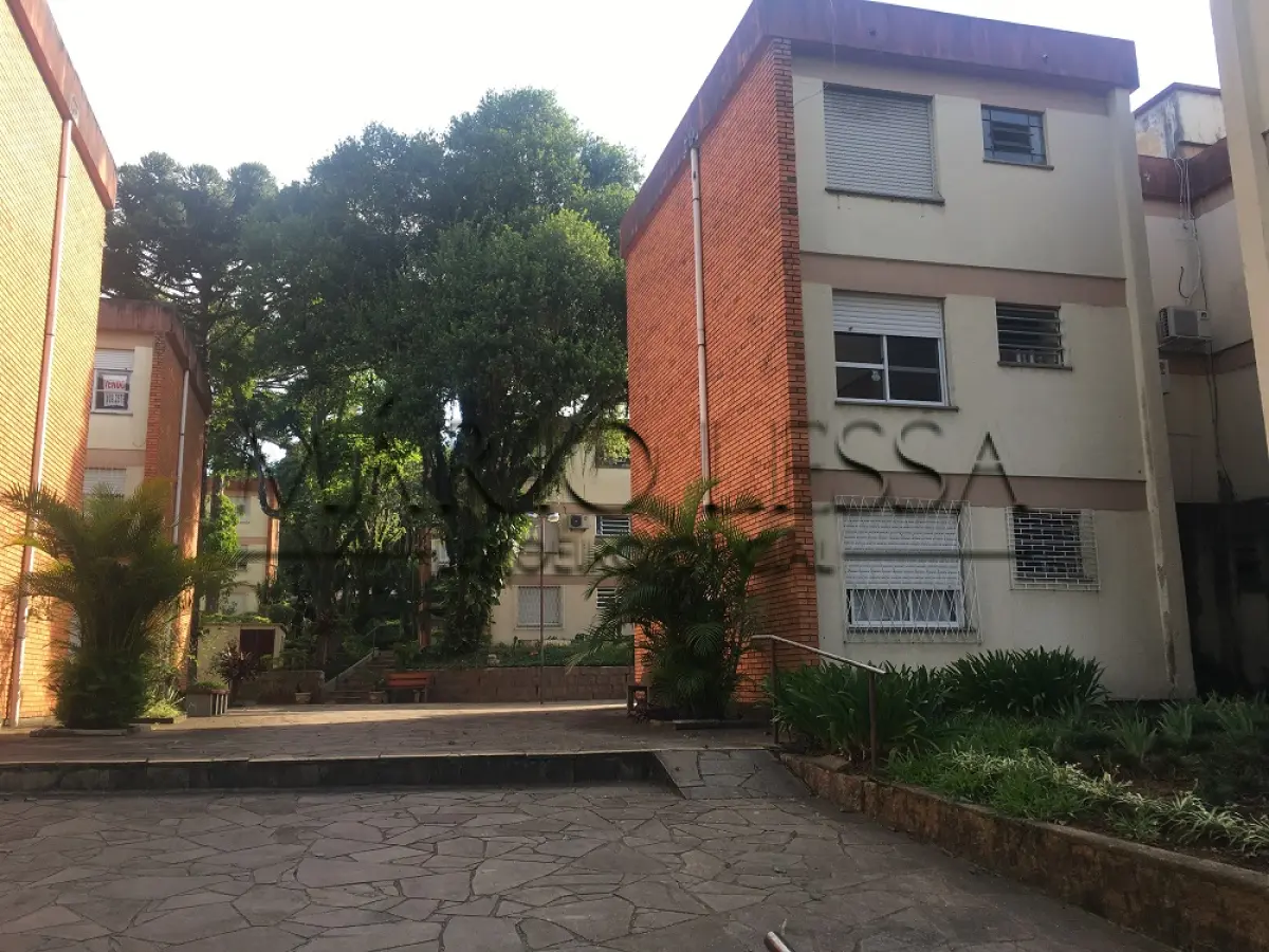 LOTE 001 - Apart. e vaga na  Av. Francisco Massena Vieira