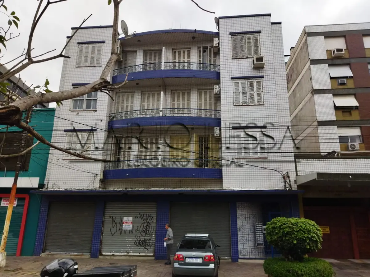 LOTE 001 - Apart na Av. Benjamin Constant.