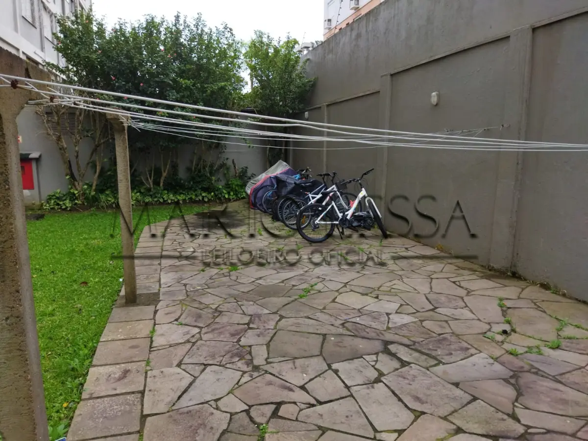 LOTE 004 - Apart. desocupado na Otto Niemayer 754