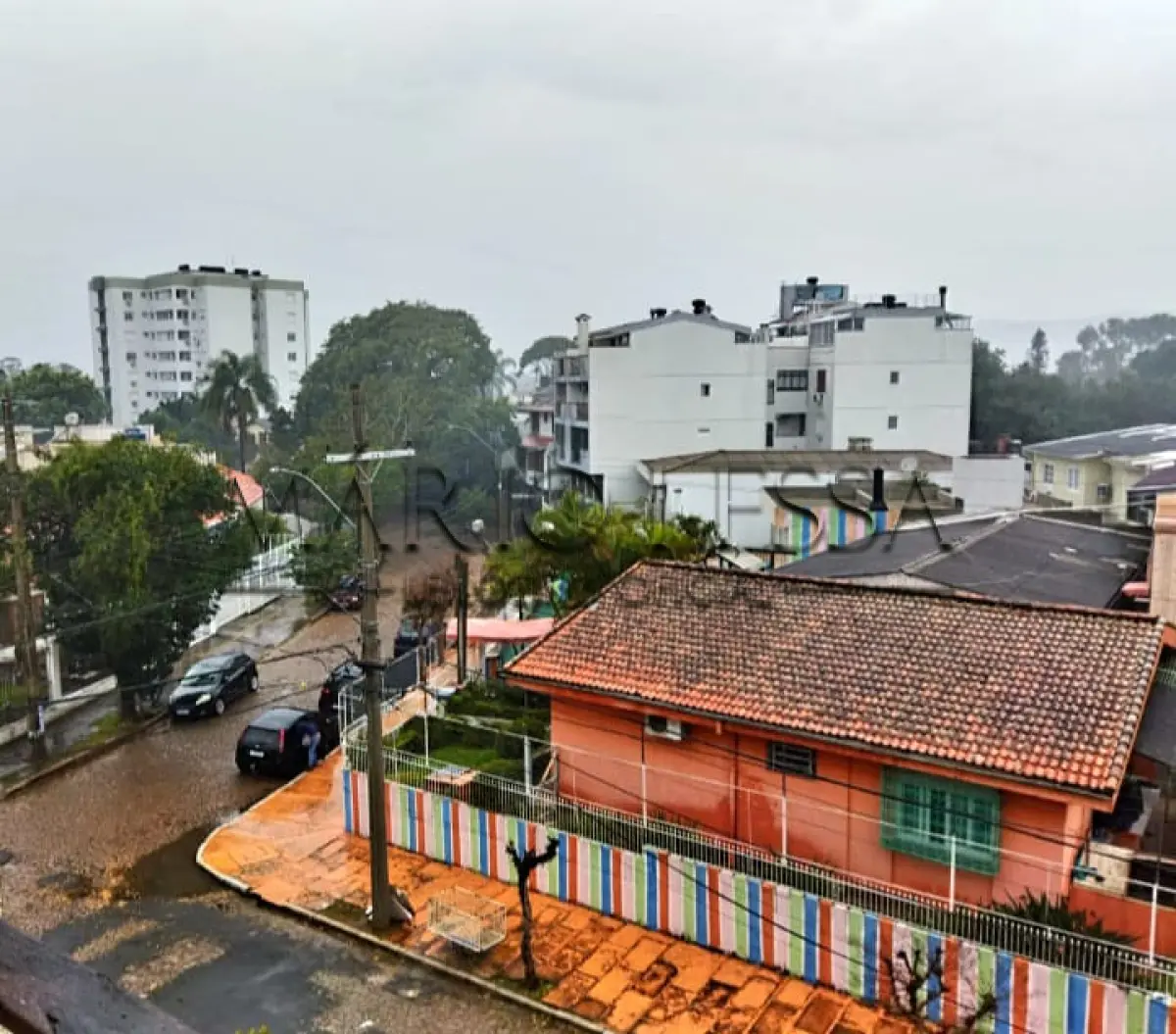 LOTE 001 - Cobertura com duas vagas na Vila Ipiranga