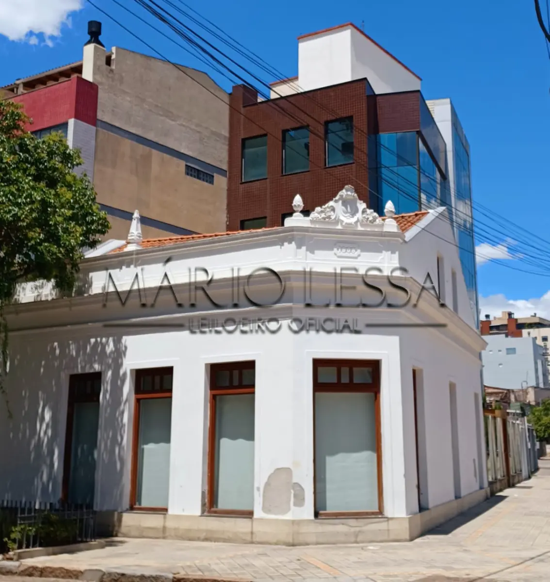 LOTE 001 - Prédio comercial e anexo na R Baroneza do Gravataí