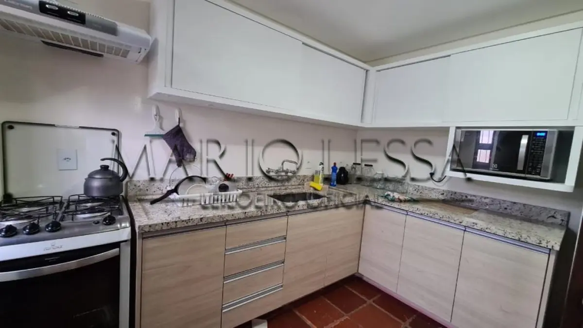 LOTE 001 - Atlântida. Casa de esquina próximo ao mar