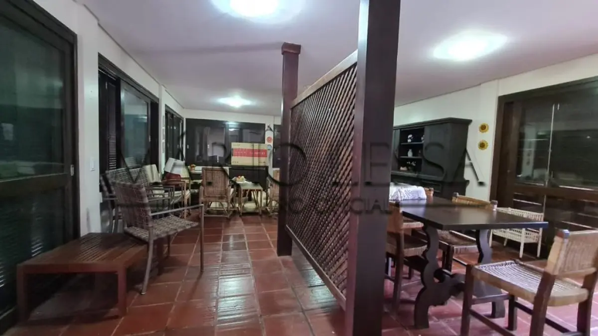 LOTE 001 - Atlântida. Casa de esquina próximo ao mar