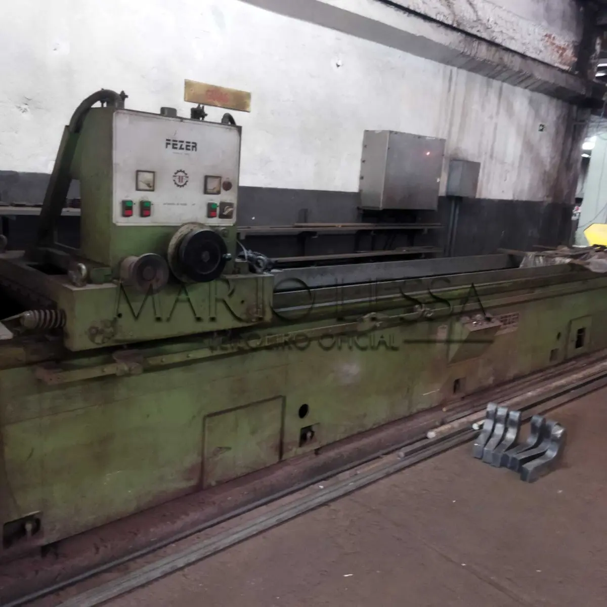 LOTE 002 - Afiadora Fezer F-400