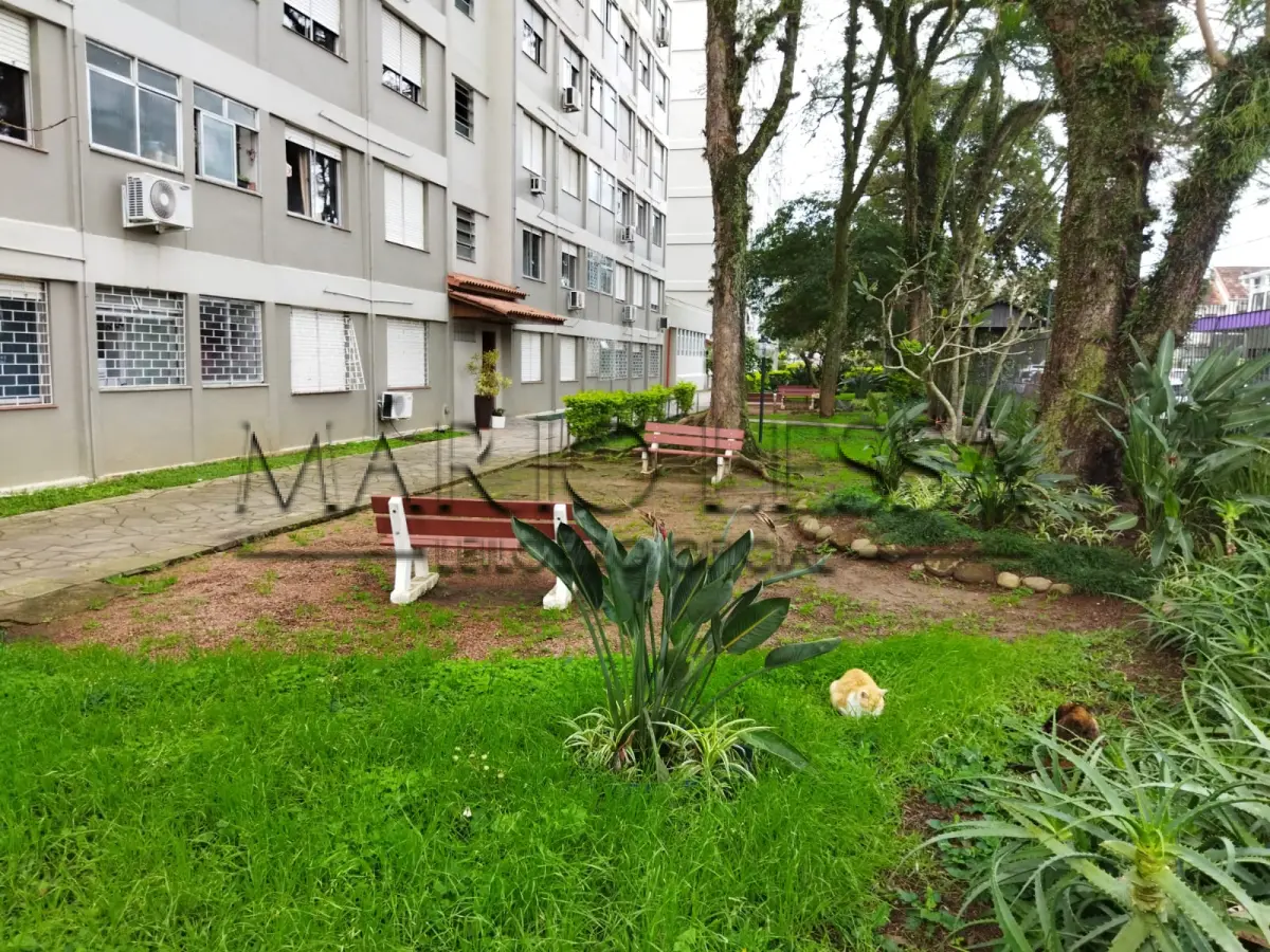 LOTE 004 - Apart. desocupado na Otto Niemayer 754