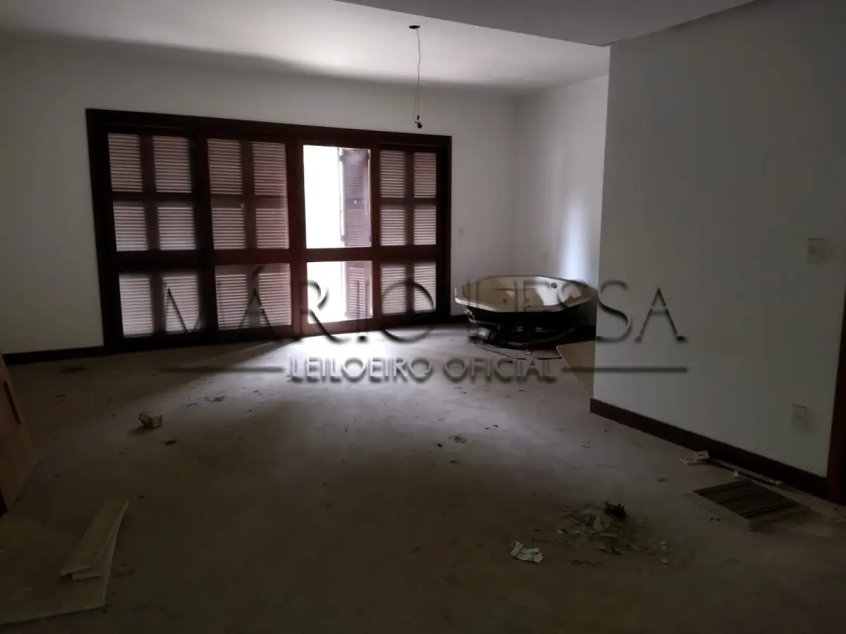 LOTE 006 - 500m² e cinco vagas na R Dona Laura