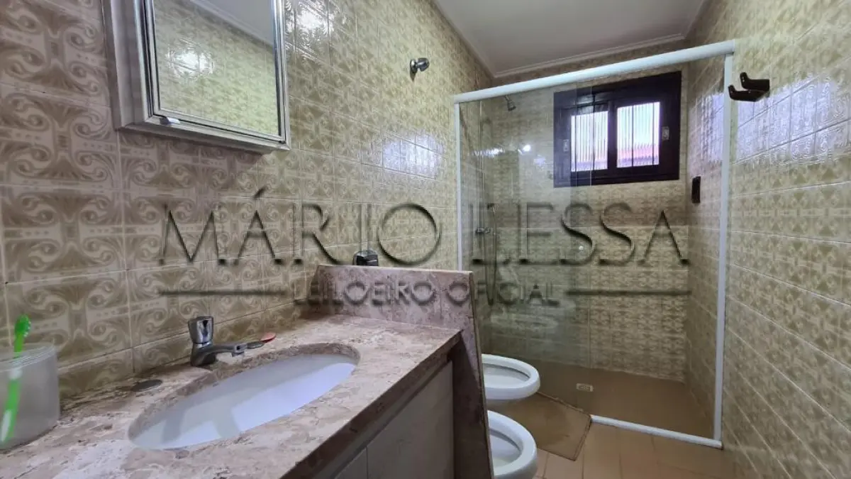 LOTE 001 - Atlântida. Casa de esquina próximo ao mar