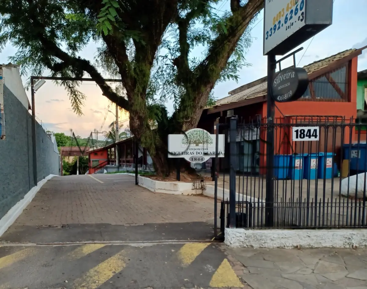 LOTE 002 - Terreno e obra em condomínio na Estrada Serraria.