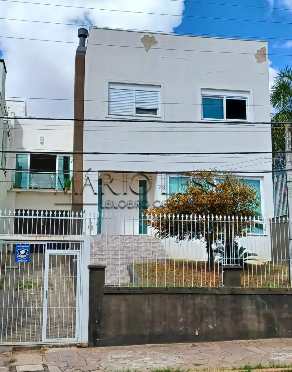 LOTE 001 - Belo sobrado na Rua Domingos Martins, 73. Cristo Redentor