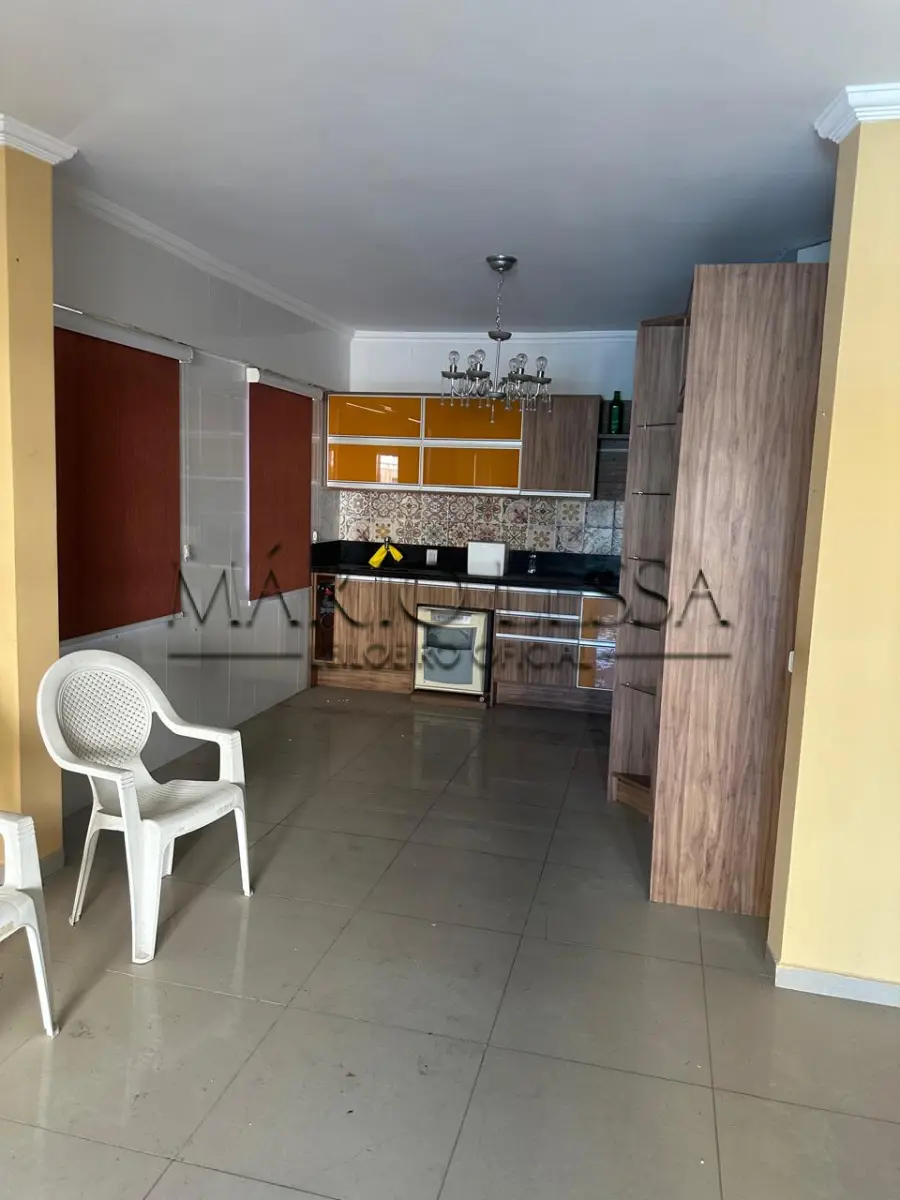 LOTE 001 - Cobertura 220m² na R Pedro Ivo, desocupado