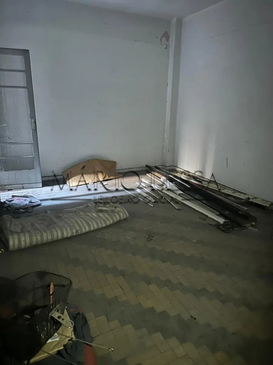 LOTE 005 - Ap.1, na R Marechal Floriano 370, desocupado