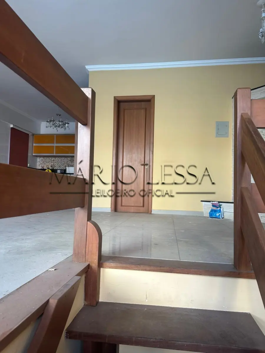 LOTE 001 - Cobertura 220m² na R Pedro Ivo, desocupado