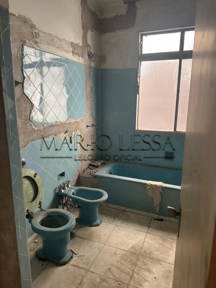 LOTE 001 - Ap. 81, na Rua Marechal Floriano, 370, desocupado