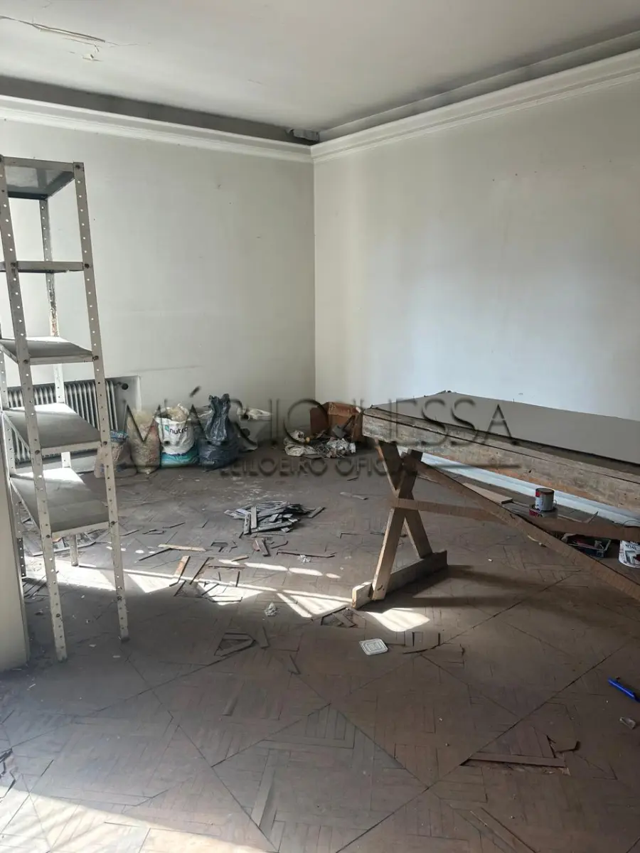 LOTE 001 - Ap. 81, na Rua Marechal Floriano, 370, desocupado
