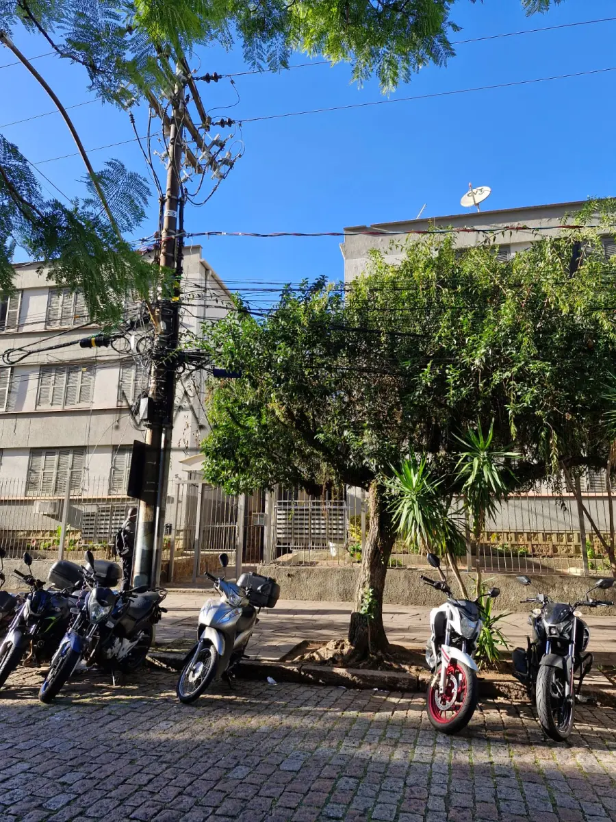 LOTE 004 - Ap na Rua Freitas de Castro