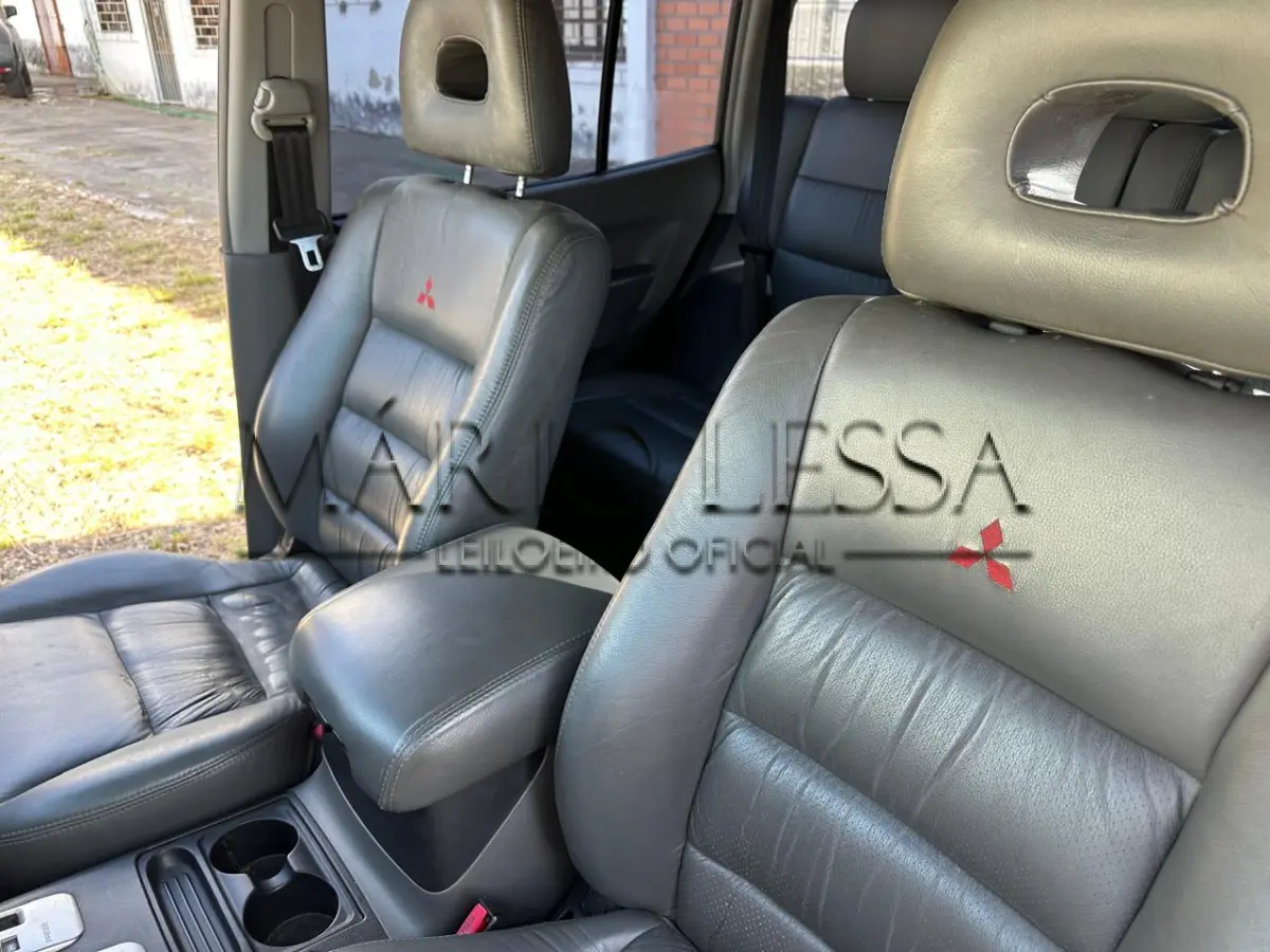 LOTE 004 - MMC PAJERO FULL 2003 DIESEL AUT. 4x4
