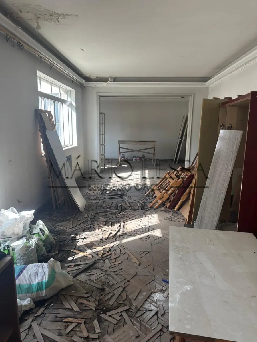 LOTE 001 - Ap. 81, na Rua Marechal Floriano, 370, desocupado