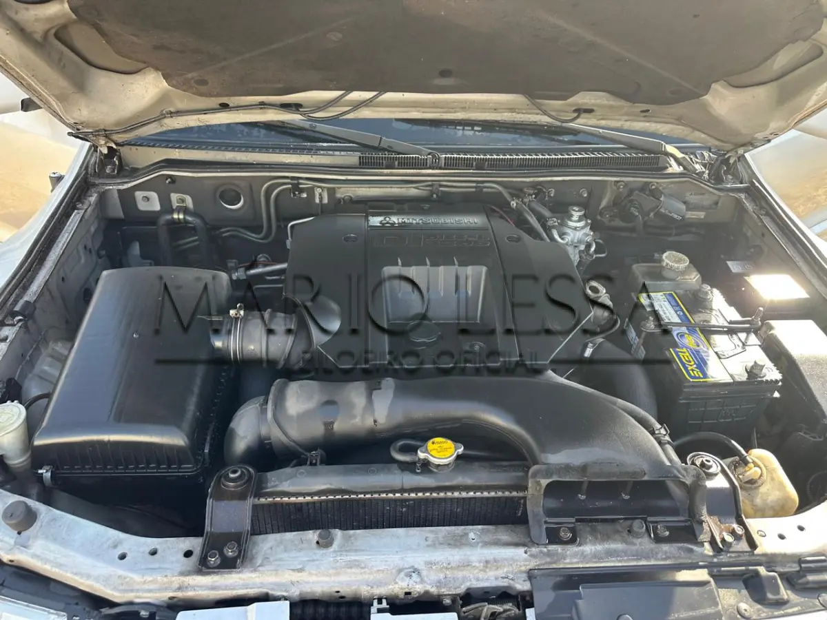 LOTE 004 - MMC PAJERO FULL 2003 DIESEL AUT. 4x4