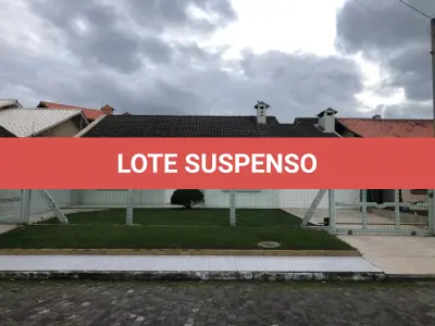 LOTE 001 - Casa em Imbé - Três quadras do mar