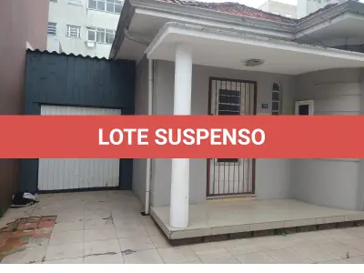 LOTE 001 - Casa na R. Gastão Hasslocher, 148. Bairro Azenha