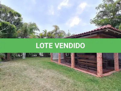 LOTE 001 - Atlântida. Casa de esquina próximo ao mar
