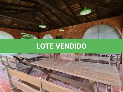 LOTE 001 - Atlântida. Casa de esquina próximo ao mar