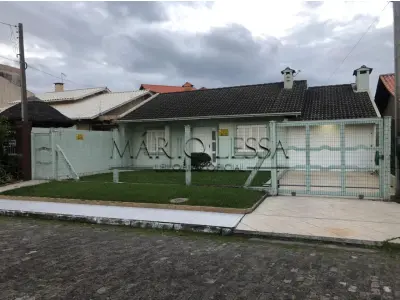 LOTE 001 - Casa em Imbé - Três quadras do mar