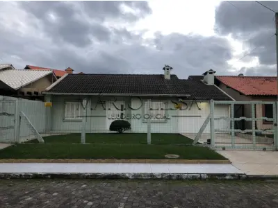 LOTE 001 - Casa em Imbé - Três quadras do mar