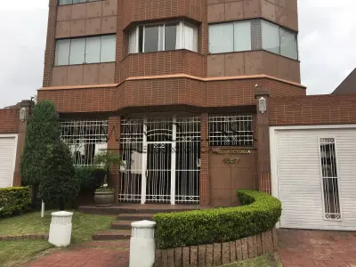 LOTE 001 - 297m² - Cobertura e Vaga na Anita Garibaldi