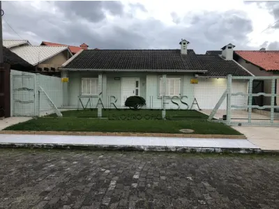 LOTE 001 - Casa em Imbé - Três quadras do mar