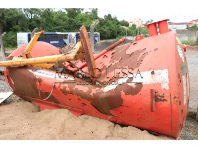 LOTE 002 - Distribuidor de Esterco Triton Fertilance 500 lt.