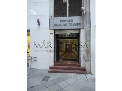 LOTE 001 - Andar com 296m² na R Uruguai - Centro Histórico