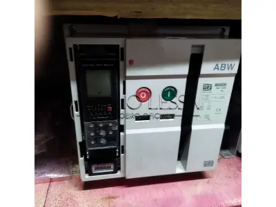 LOTE 004 - Dois disjuntores WEG ABW
