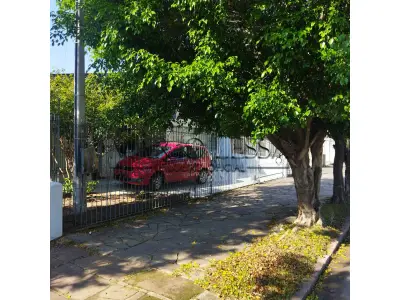 LOTE 004 - Casa na Av. dos Gaúchos