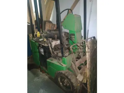 LOTE 005 - Empiilhadeira elétrica CLARK