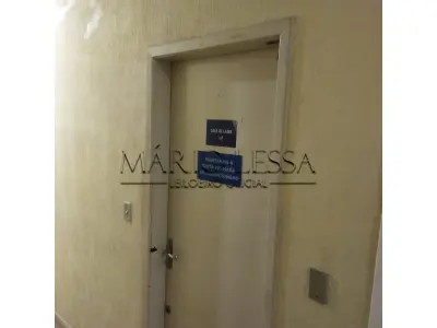 LOTE 002 - Sala 511, no Ed. Cacique. Desocupada