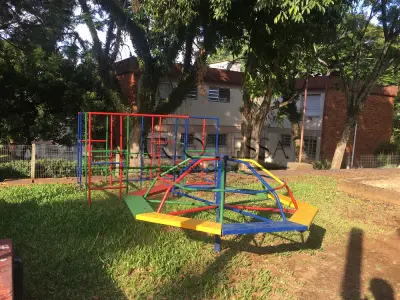 LOTE 004 - Apart. e vaga na  Av. Francisco Massena Vieira