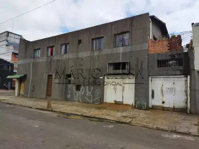 LOTE 001 - Prédio esquina na Rua do Parque
