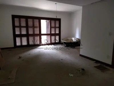 LOTE 006 - 500m² e cinco vagas na R Dona Laura