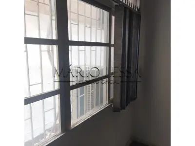 LOTE 002 - Sala 511, no Ed. Cacique. Desocupada