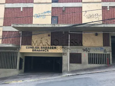 LOTE 004 - Vaga na R Marechal Floriano