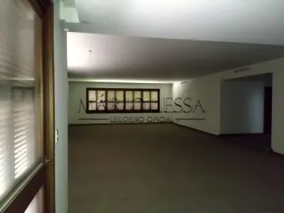 LOTE 006 - 500m² e cinco vagas na R Dona Laura