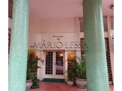 LOTE 002 - Ap. na Ramiro Barcelos 1081, em frente Praça J Castilhos e 24 de outubro