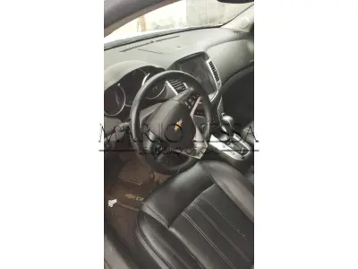 LOTE 005 - GM CRUZE LT HB 2015